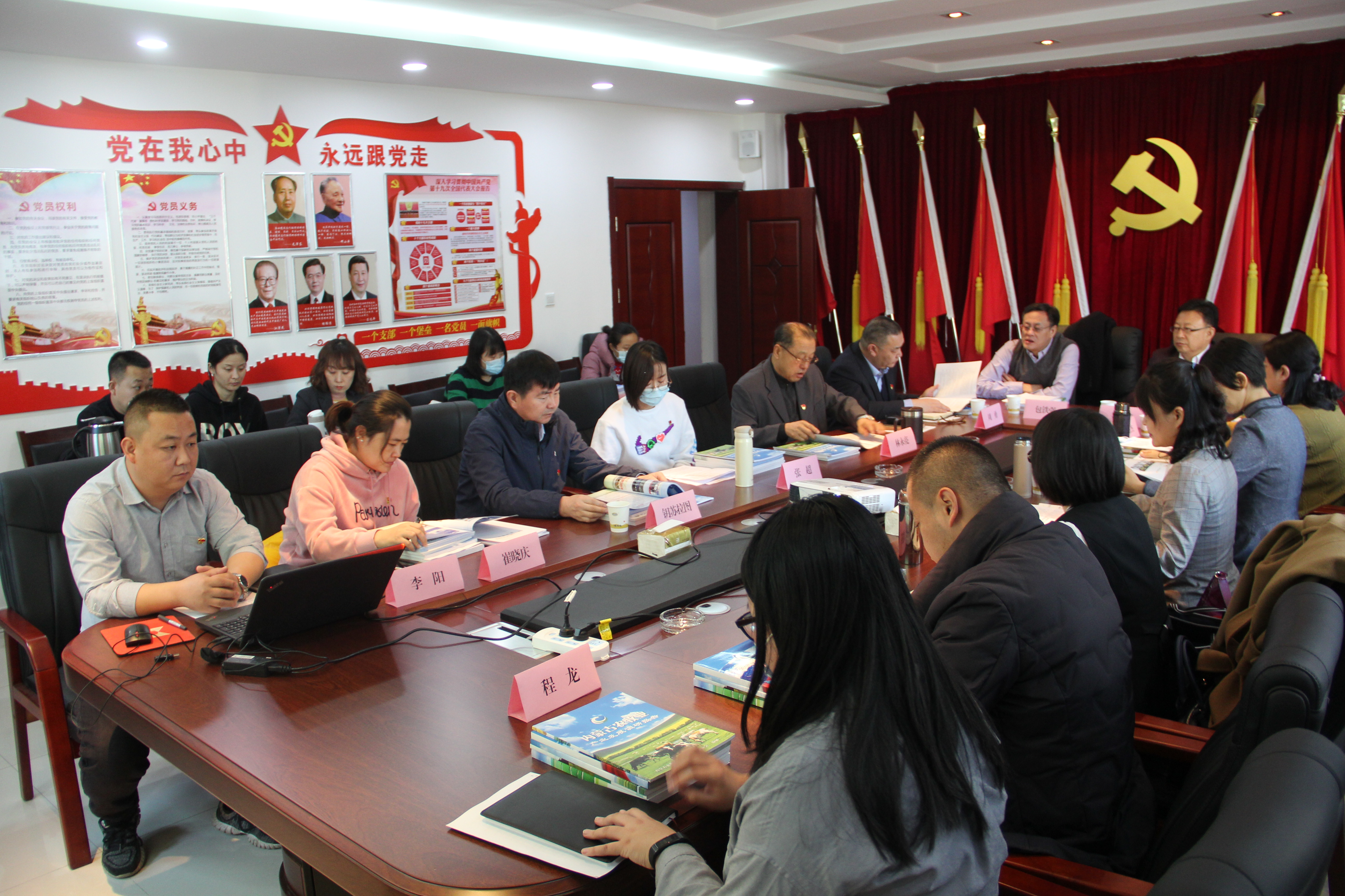 十家黨支部聯(lián)合召開“鑄牢中華民族共同體意識 構建新發(fā)展格局 推動民營經(jīng)濟高質(zhì)量發(fā)展”主題黨日活動