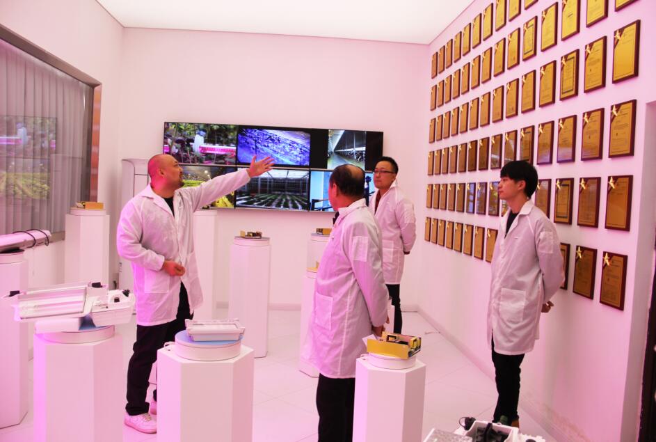 協(xié)會執(zhí)行會長林永亮一行到北京市金晟達生物電子科技有限公司調(diào)研參觀