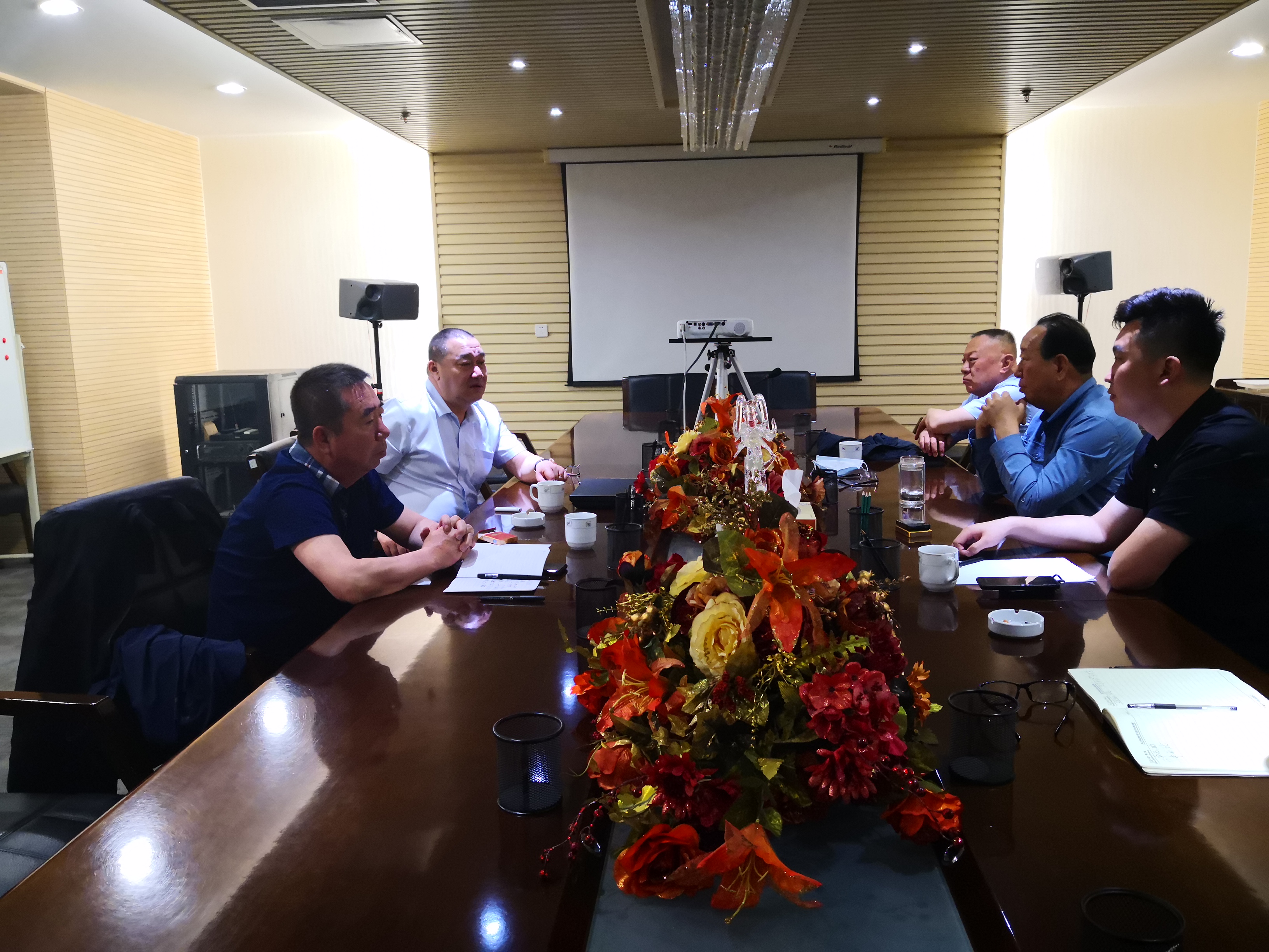 周勇會長在呱呱叫實業(yè)(集團)有限公司學習調(diào)研