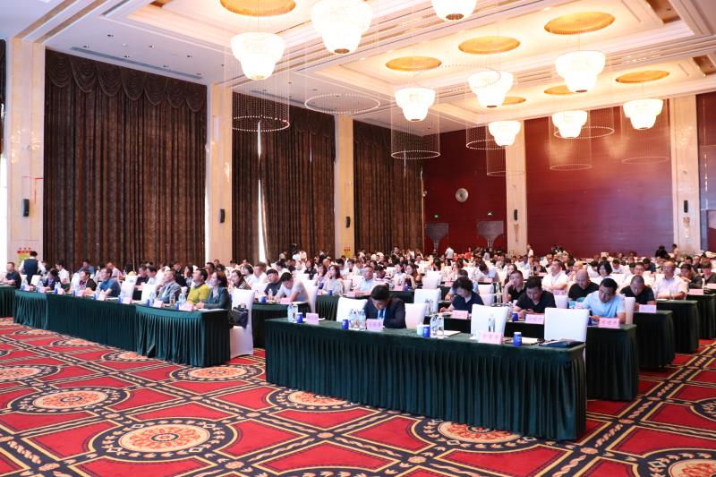 烏蘭察布市舉行第一屆民營企業(yè)產(chǎn)需對接暨易物合作洽談會