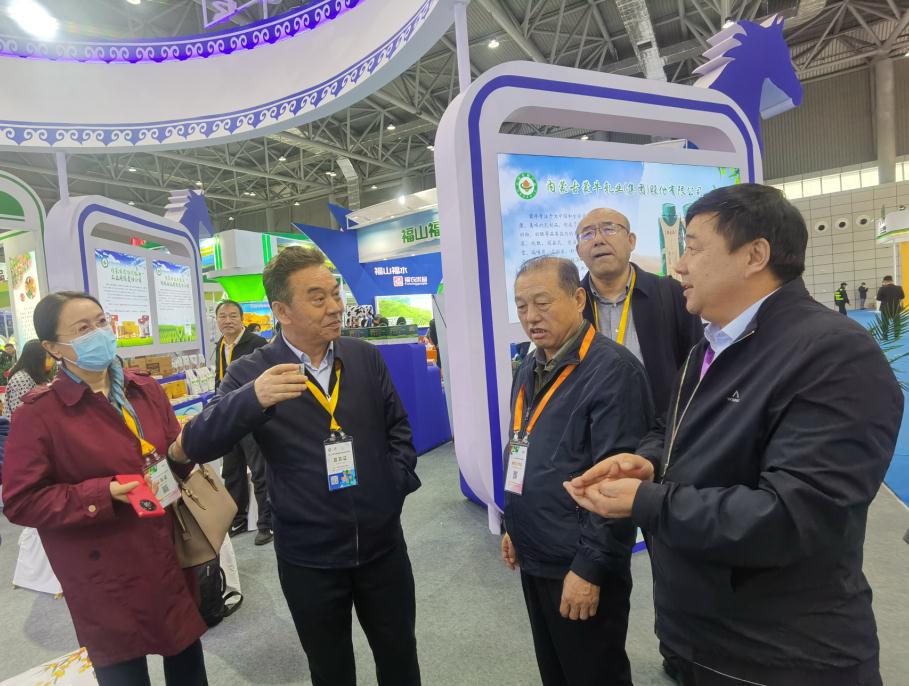 內(nèi)蒙古1400多種有機(jī)、綠色農(nóng)畜產(chǎn)品亮相中國(guó)綠色食品博覽會(huì)和中國(guó)國(guó)際有機(jī)食品博覽會(huì)